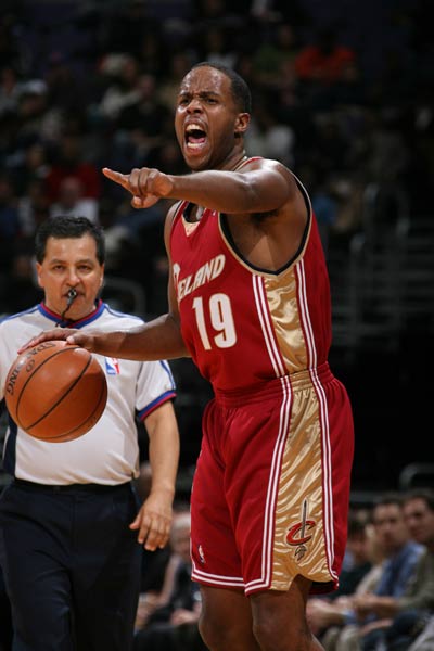 由后腰与弱 由后腰与弱