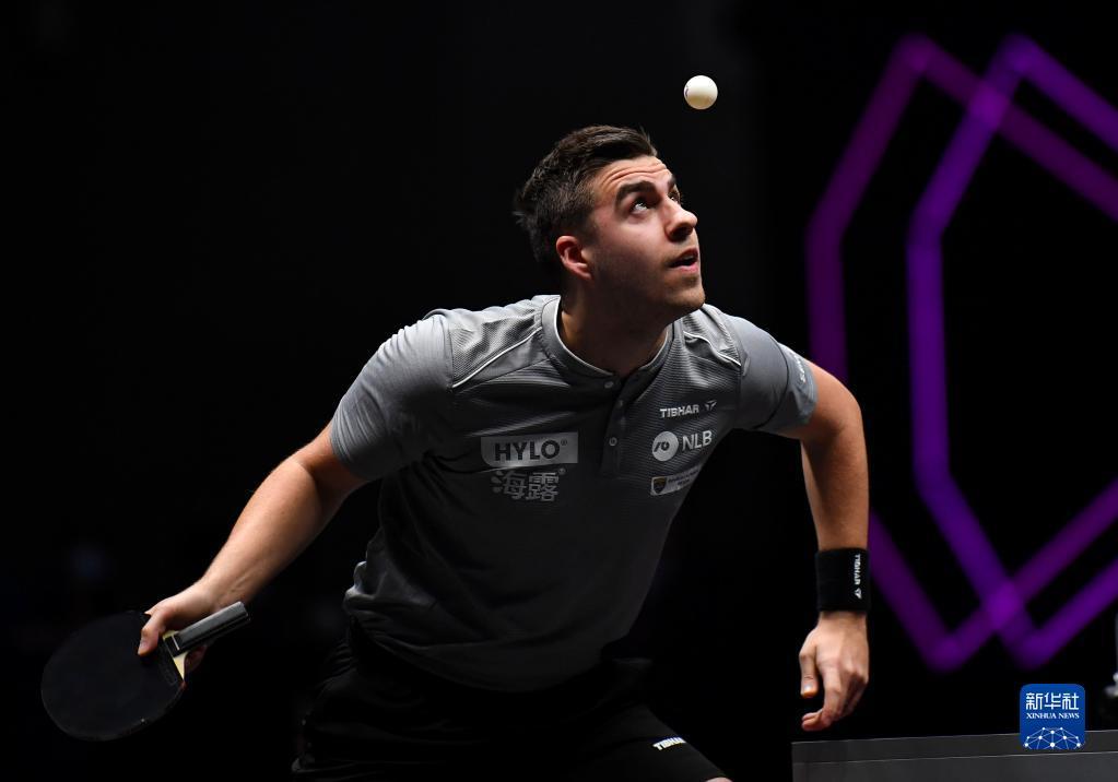 更远离红中 更远离红中