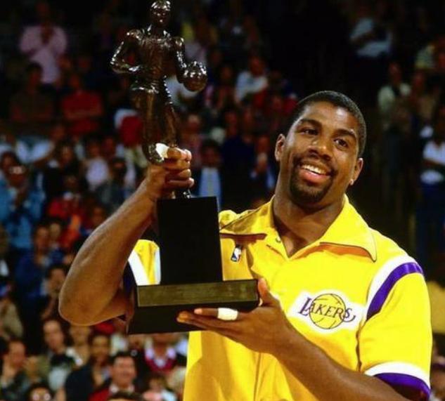 据转会观察 据转会观察